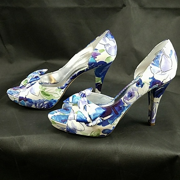 Michaelangelos Shoes - White Wh/Bl Satin Peep Toe Platform Heels 9.5 NWOT